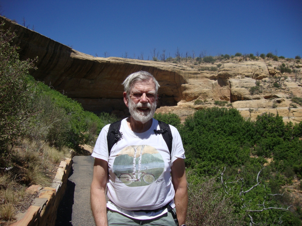 I'd ridden first to Chapin Mesa, where I watched a museum film. I then learned of activities at the farther Wetherill Mesa and rode there, but had time there only for this Step House self-guided tour.