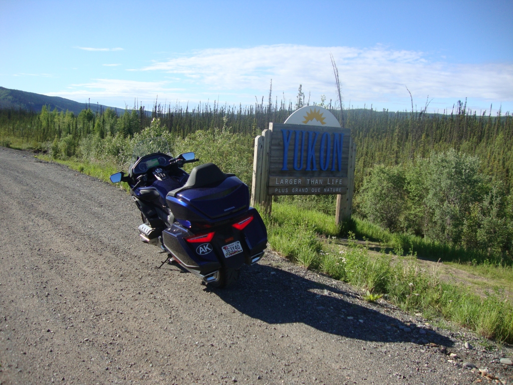 Day 2, June 28: We crossed the border about 8:30 AK time, or 9:30 by Yukon's Pacific Daylight Time. I'm not sure if this photo is before or after Canadian Customs.