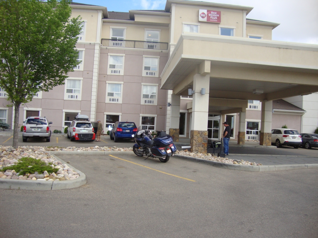 On my 6th night (July 2) I stayed at a Best Western in Grande Prairie (261 miles), and on Day 7, in light rain, moved on to this motel in Edmonton (298 miles). I also spent Day 8 (July 4) here awaiting the July 5 tire appointment, enjoying the fitness room's bicycle and treadmill.