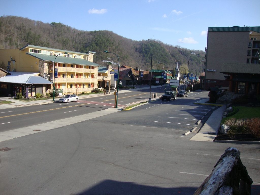 Here's a main-drag shot at 9:30 AM, Monday April 8, 2013. I'm at the NOC waiting for the 10AM shuttle back to the trail.
