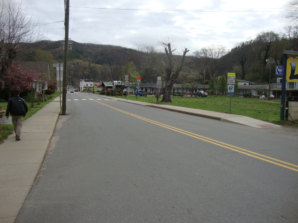 This Monday morning shot (9:30 AM) is from an intersection near the Smoky Mountain Diner, toward Alpine Court Motel and town.