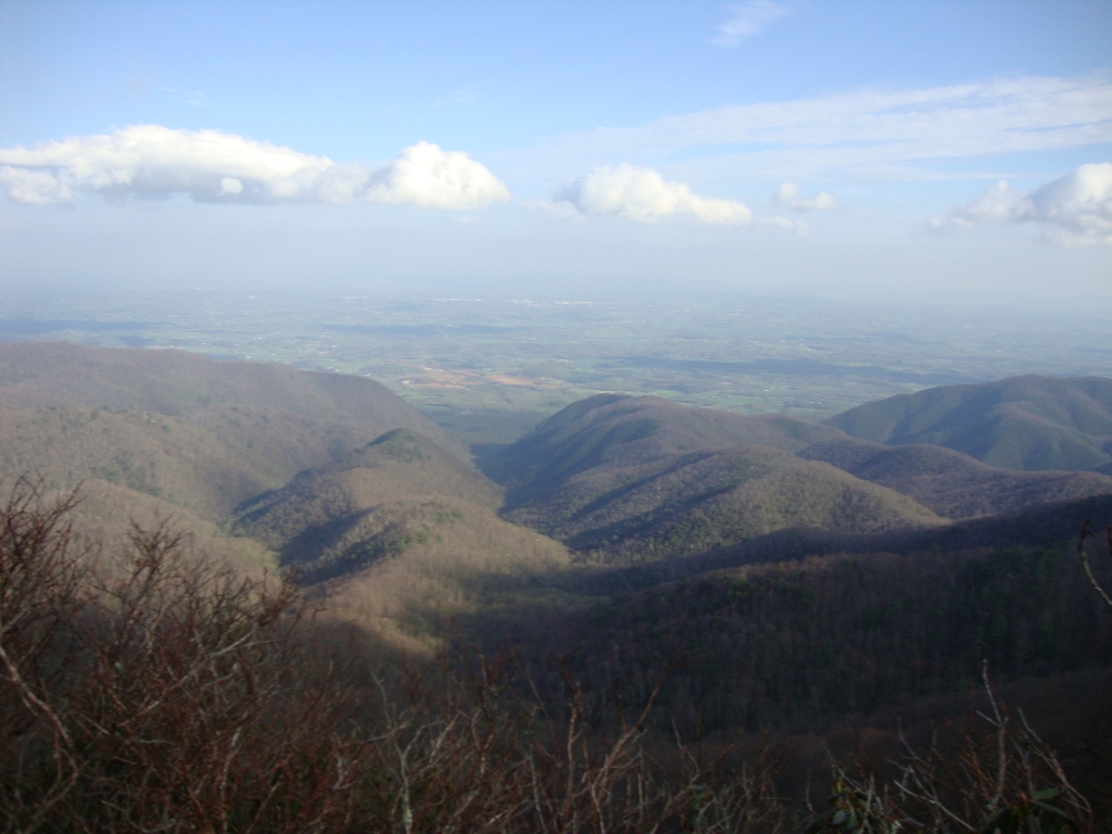 Very narrow trail, strong gusting wind... but clear sky and no rain! 9:00 AM.