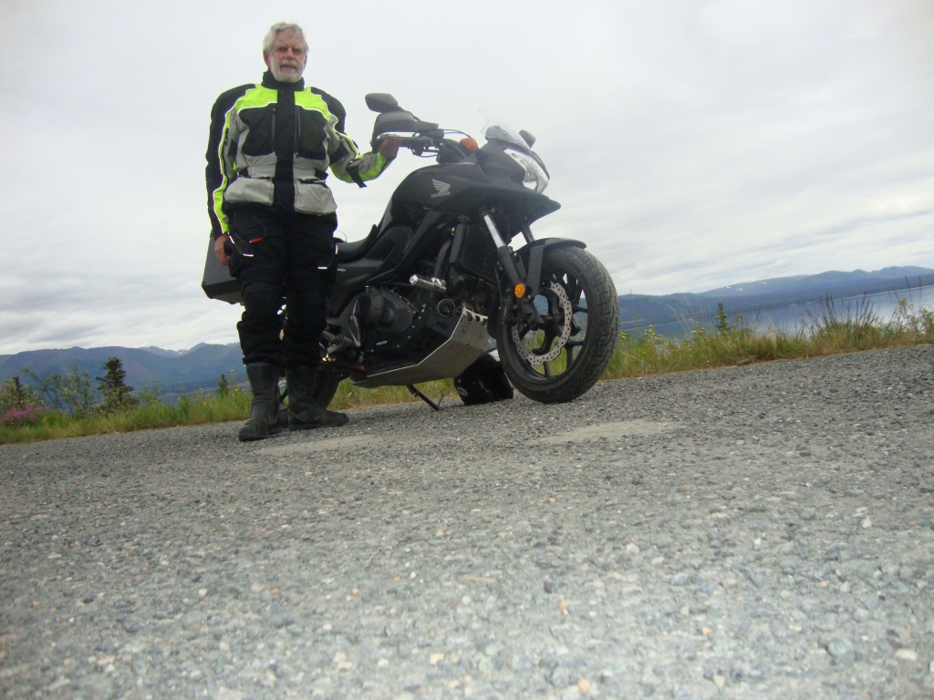 I tried this Kluane Lake selfie, about 2:00 PM PDT, using the taped-up Joby tripod. Not very successful.