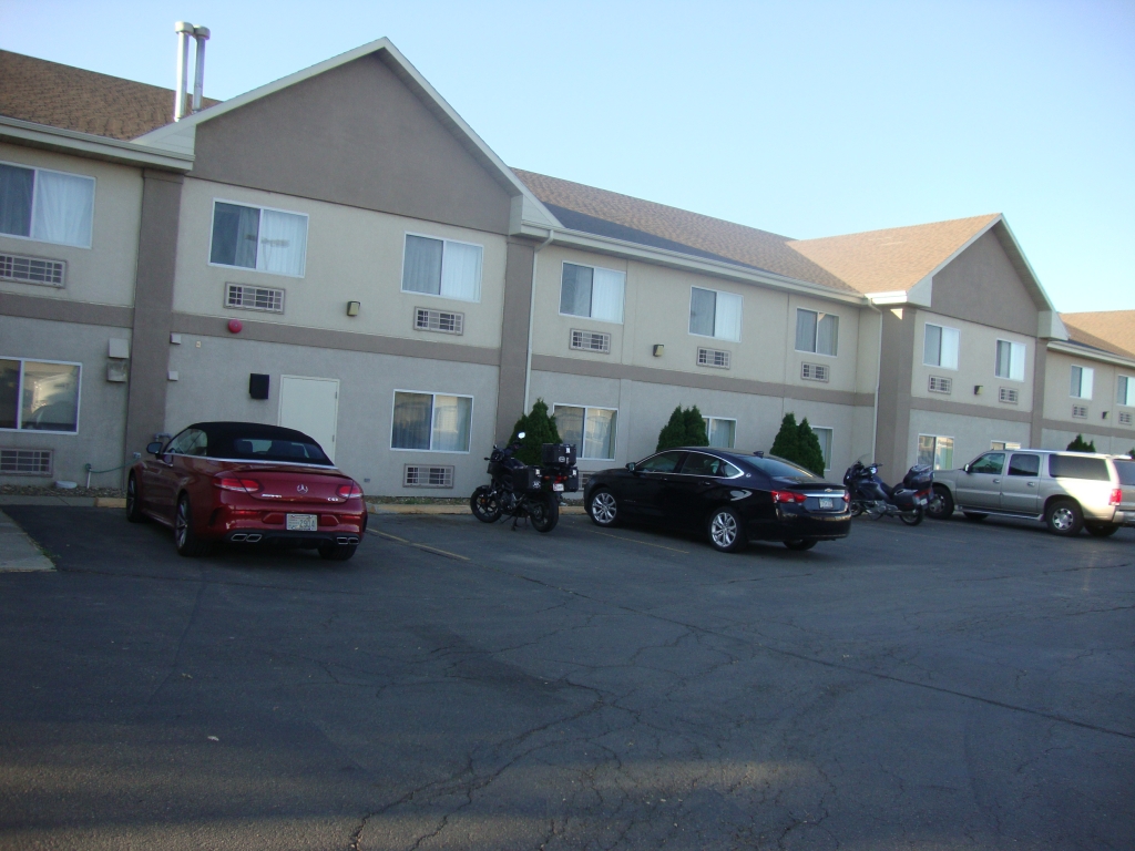 Night 9: Almost out of Montana! Very kind lady at the Glendive MT Comfort Inn desk offered me a great rate. Nice place. It had been an extremely hot day, and opening the jacket felt like standing in front of a hair dryer. 