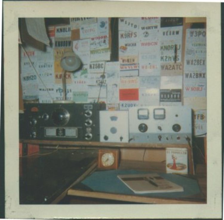 K3GHH is using the HRO-5 receiver, AT-1 transmitter, and VF-1 VFO.