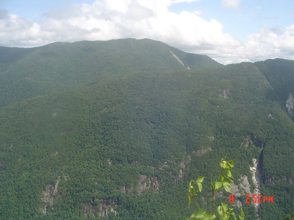 About 45 minutes from the Sawteeth summit, I believe this looks across to Nippletop.