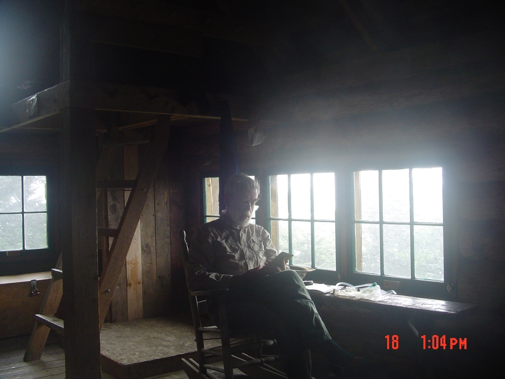 Since I'm spending tomorrow day-hiking out of Taft, I took it easy this afternoon. 2:00 PM, in the rocking chair!