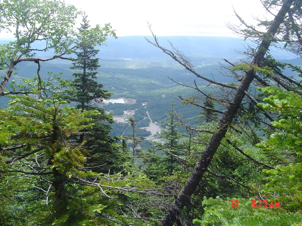 Sunday, June 19, I day-hiked on Mansfield based in Taft Lodge. At 10:20 AM this is a big complex looking down southeast.