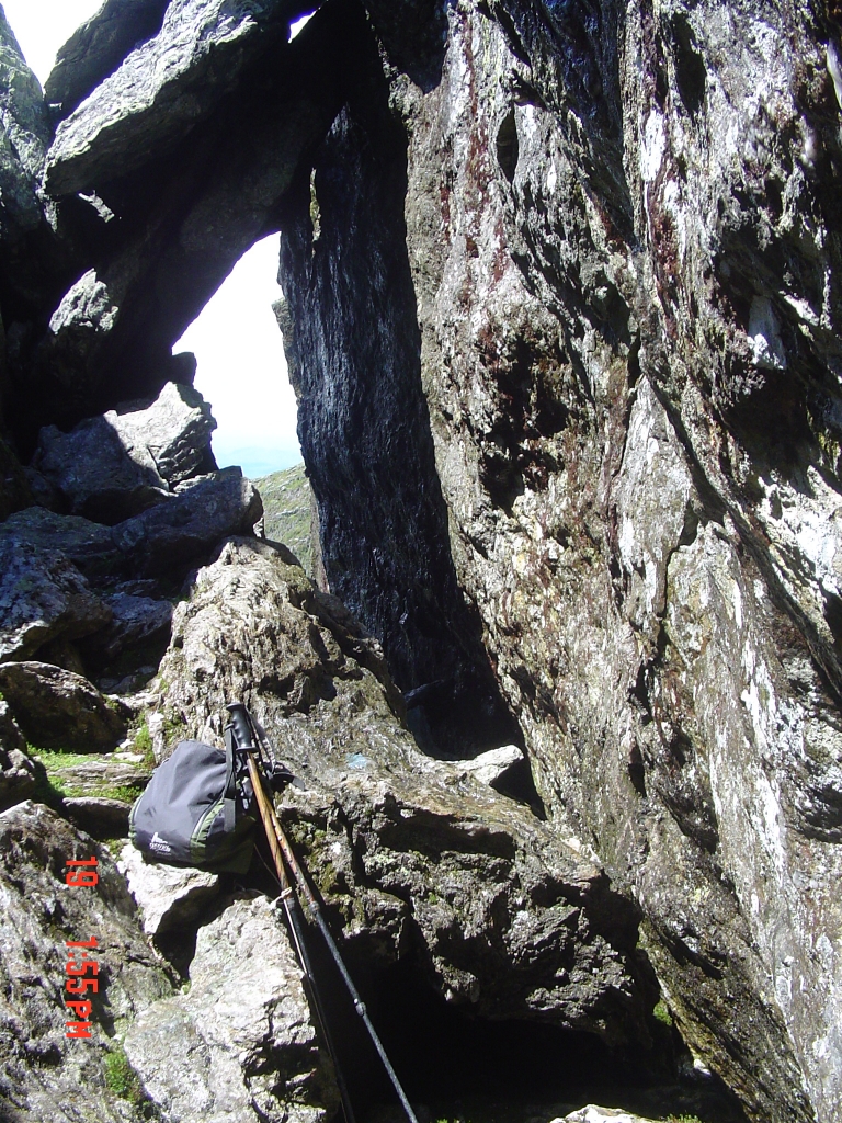 I'm nearing the end of this exciting afternoon jaunt, and almost back to the ridge, at 3:00 PM.